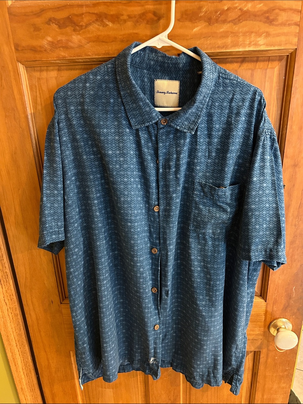 Tommy Bahama Indigo Blue Short-Sleeve Button-Down Shirt. Size XXL TTG. 100% silk